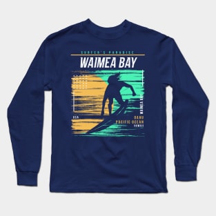 Retro Surfing Waimea Bay Oahu Hawaii // Vintage Surfer Beach // Surfer's Paradise Long Sleeve T-Shirt